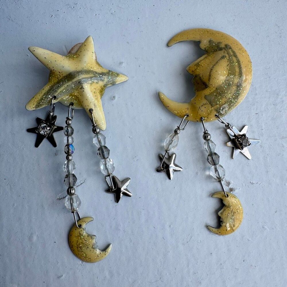 VTG 90’s Lunch At The Ritz Celestial Moon Stars Enamel Dangle Clip-On Earrings